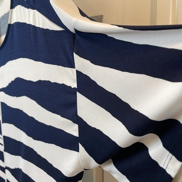 Chico’s Size 2, 12/14, Navy Fringed Scoop Neck Top with Short Sleeves. - Picture 4 of 11